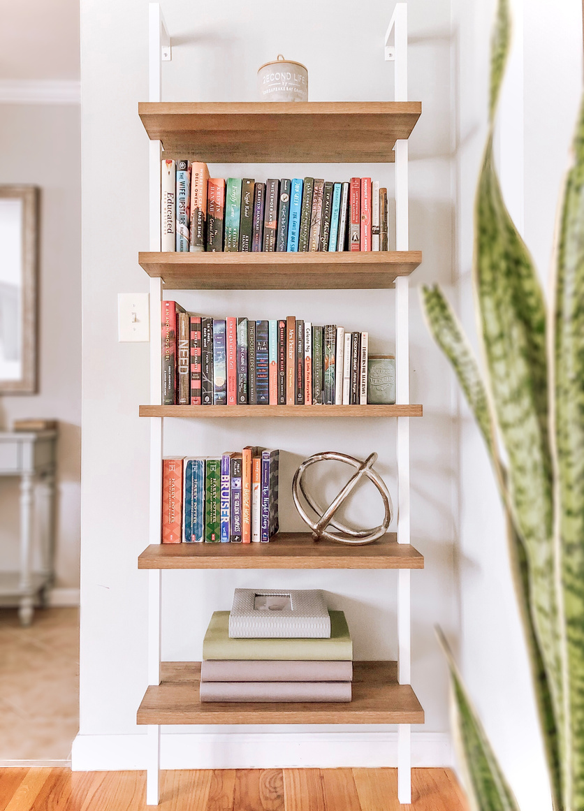 Minimalist bookshelf